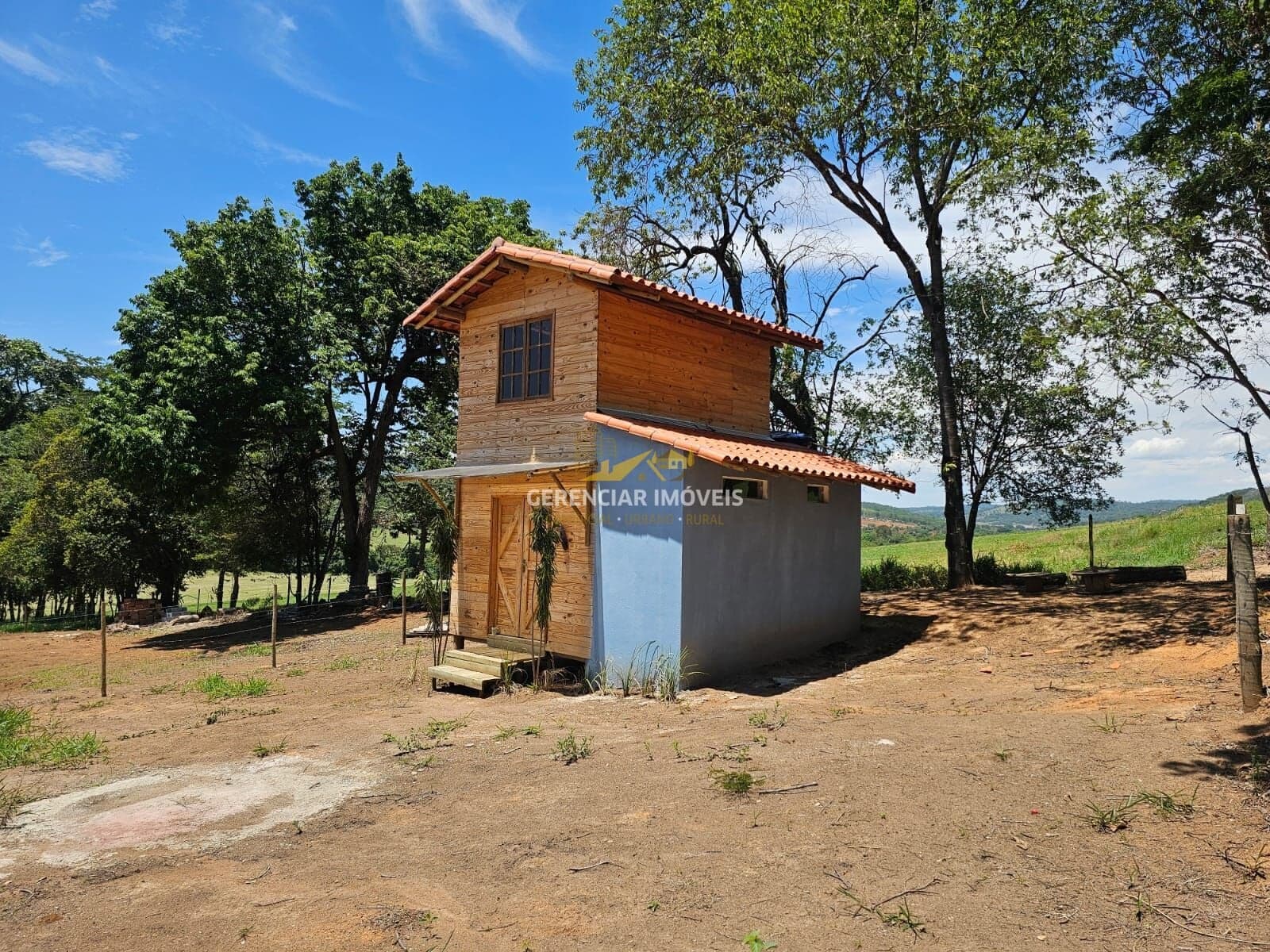 Chácara à venda bem próxima ao centro de Serra Azul / Mateus Leme – MG