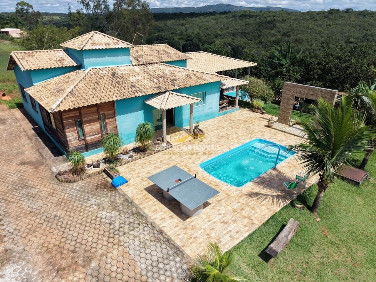 Sitio a venda em Mateus Leme MG / Lagoa grande nos fundos!