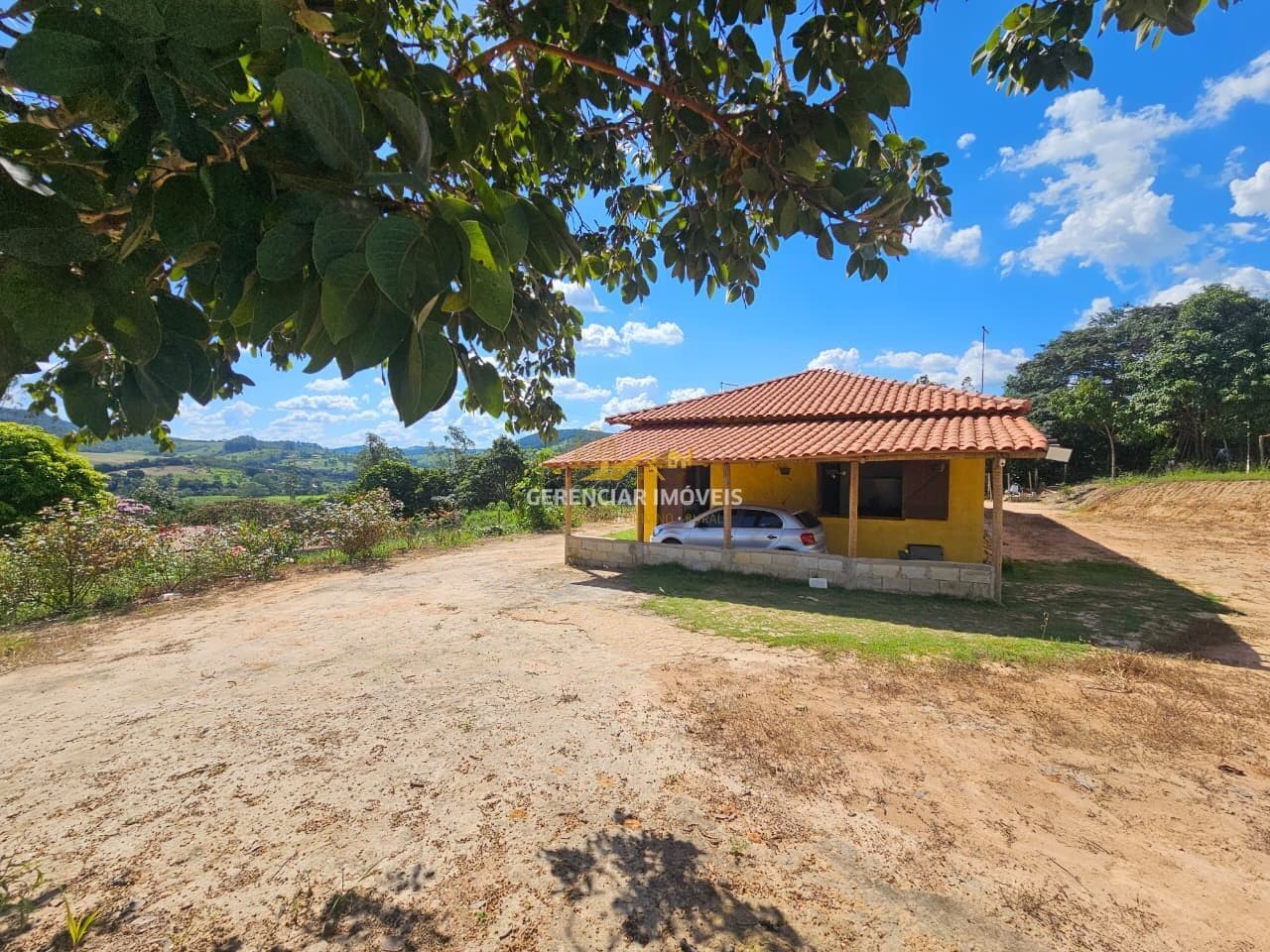 Chácara 3.780m² com vista de luxo em Itatiaiuçu MG