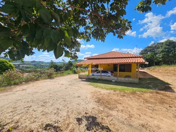 Chácara 3.780m² com vista de luxo em Itatiaiuçu MG