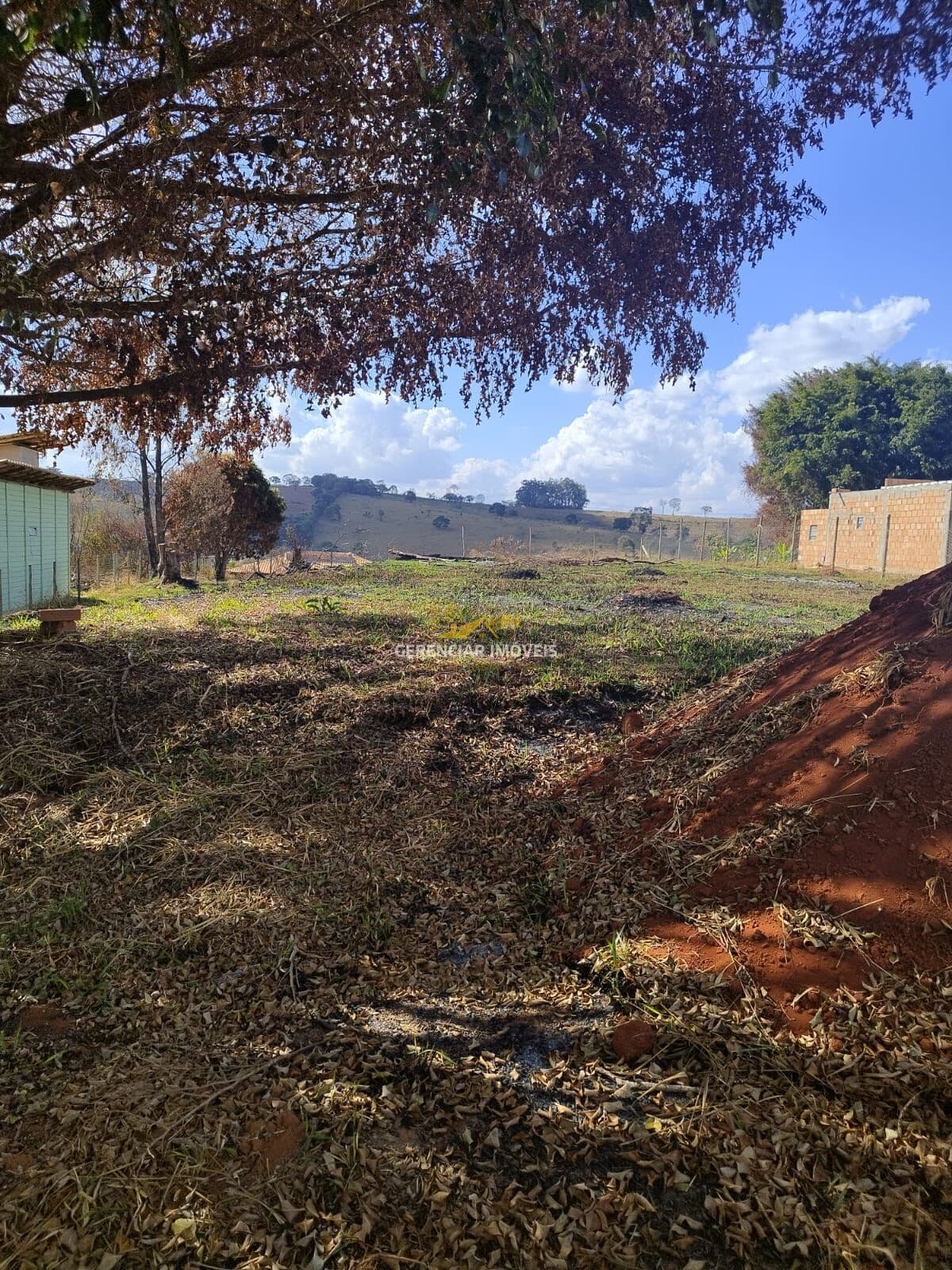 Chácara 1.000m² em Medeiros, Próxima à Cachoeira 7 Quedas | Acesso Asfaltado + Água e Luz