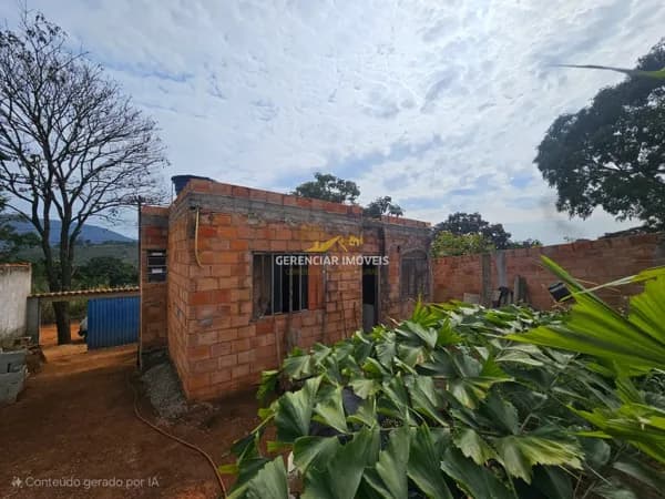 Oportunidade! Terreno Com Construção 360 m² em Mateus Leme!