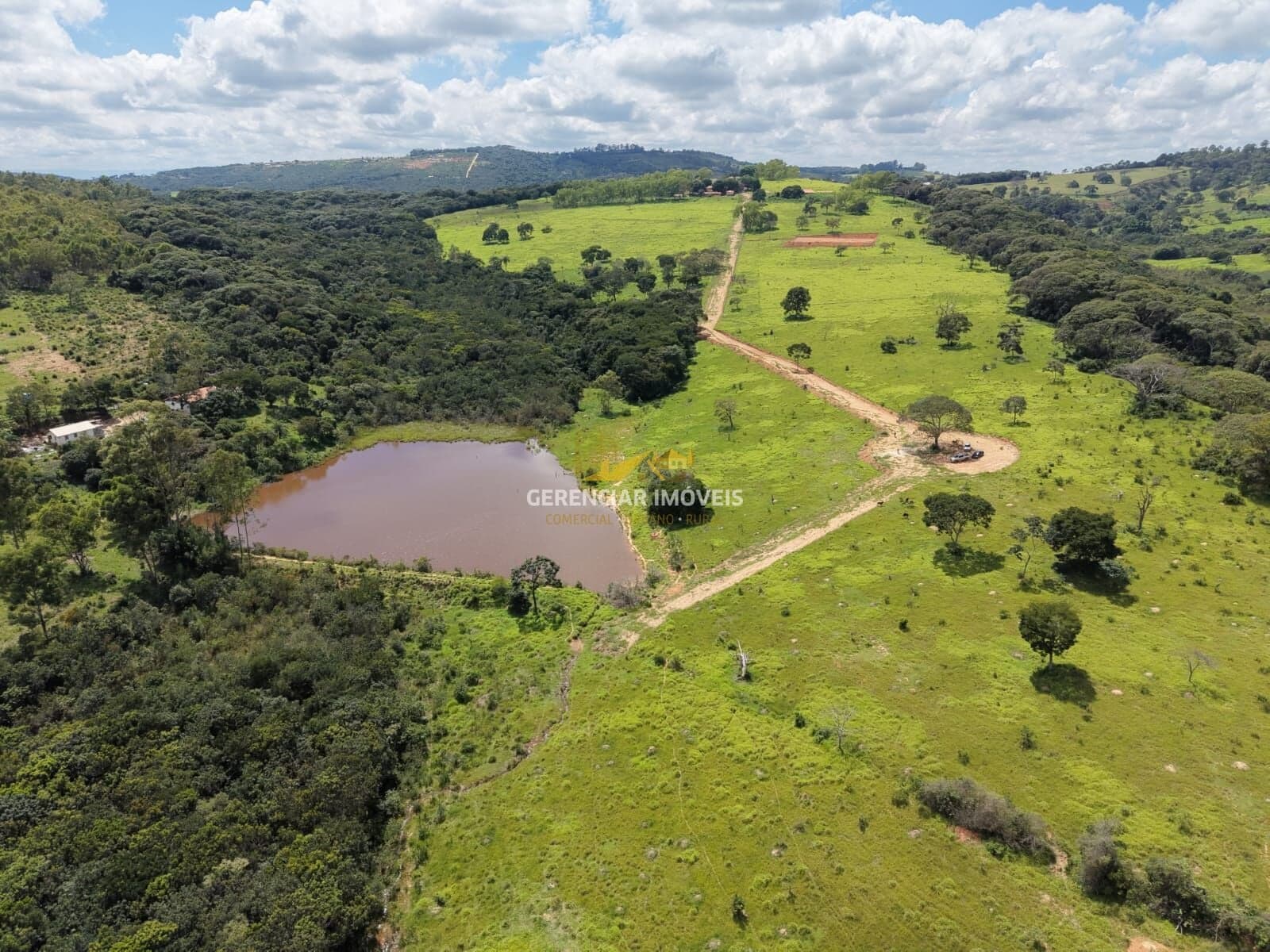 Fazenda com lagoa exclusiva em Itaguara para seu lazer