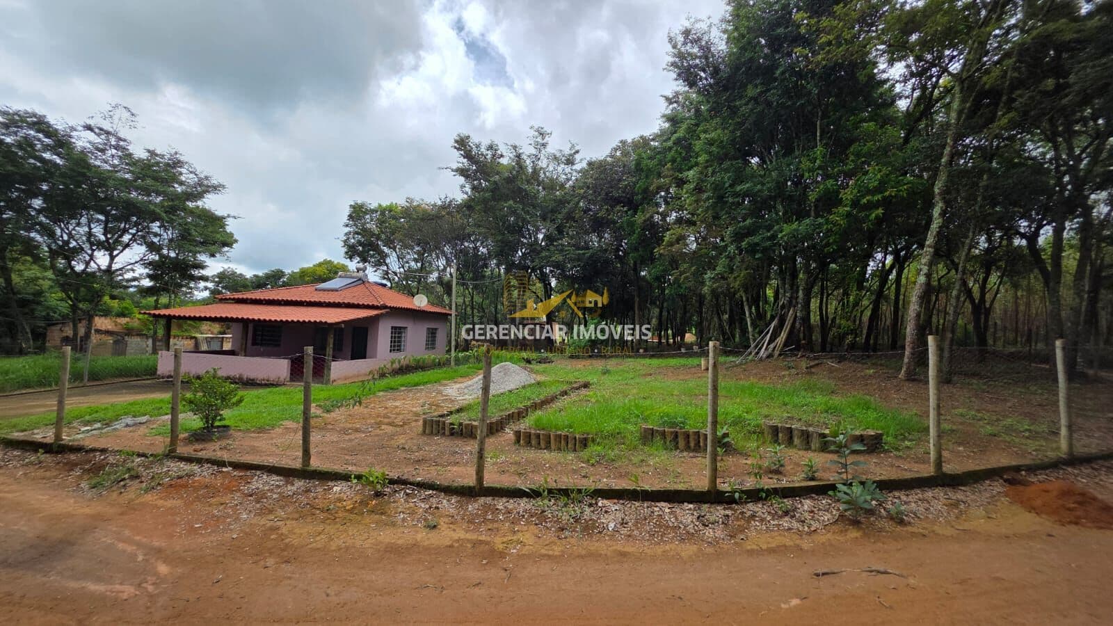 Chácara 1.600m² financiável com casa em Itaguara-MG