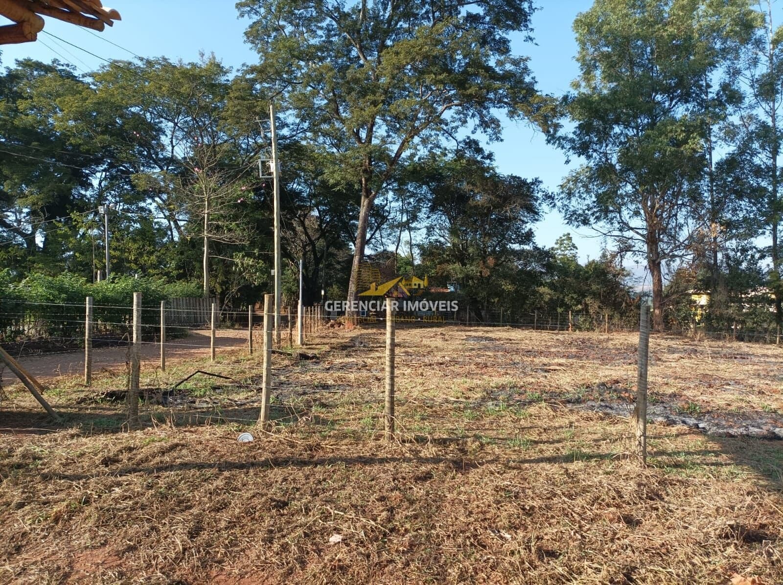 Chácara Plano com Calçamento na Porta em Portal Serra Azul entre Mateus leme e Igarapé!