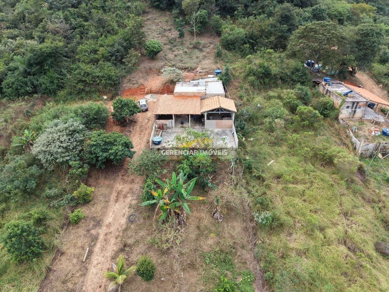 Chácara a venda em Mateus Leme MG 2.500m², Varanda com uma Vista Maravilhosa para a Montanha!