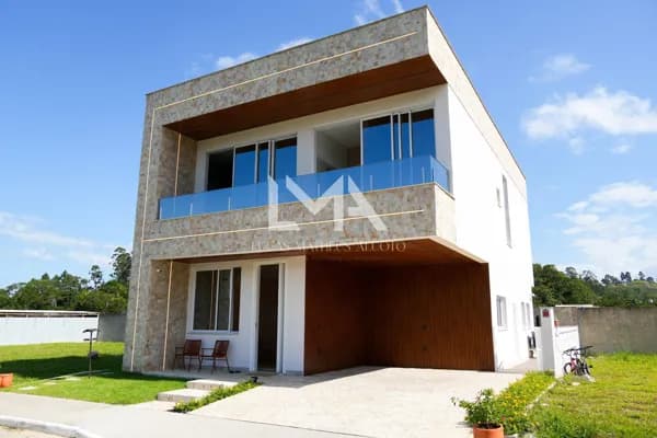 LINDA CASA FINAMENTE MOBILIADO COM PISCINA EM ITAPEMA! ALTO PADRÃO