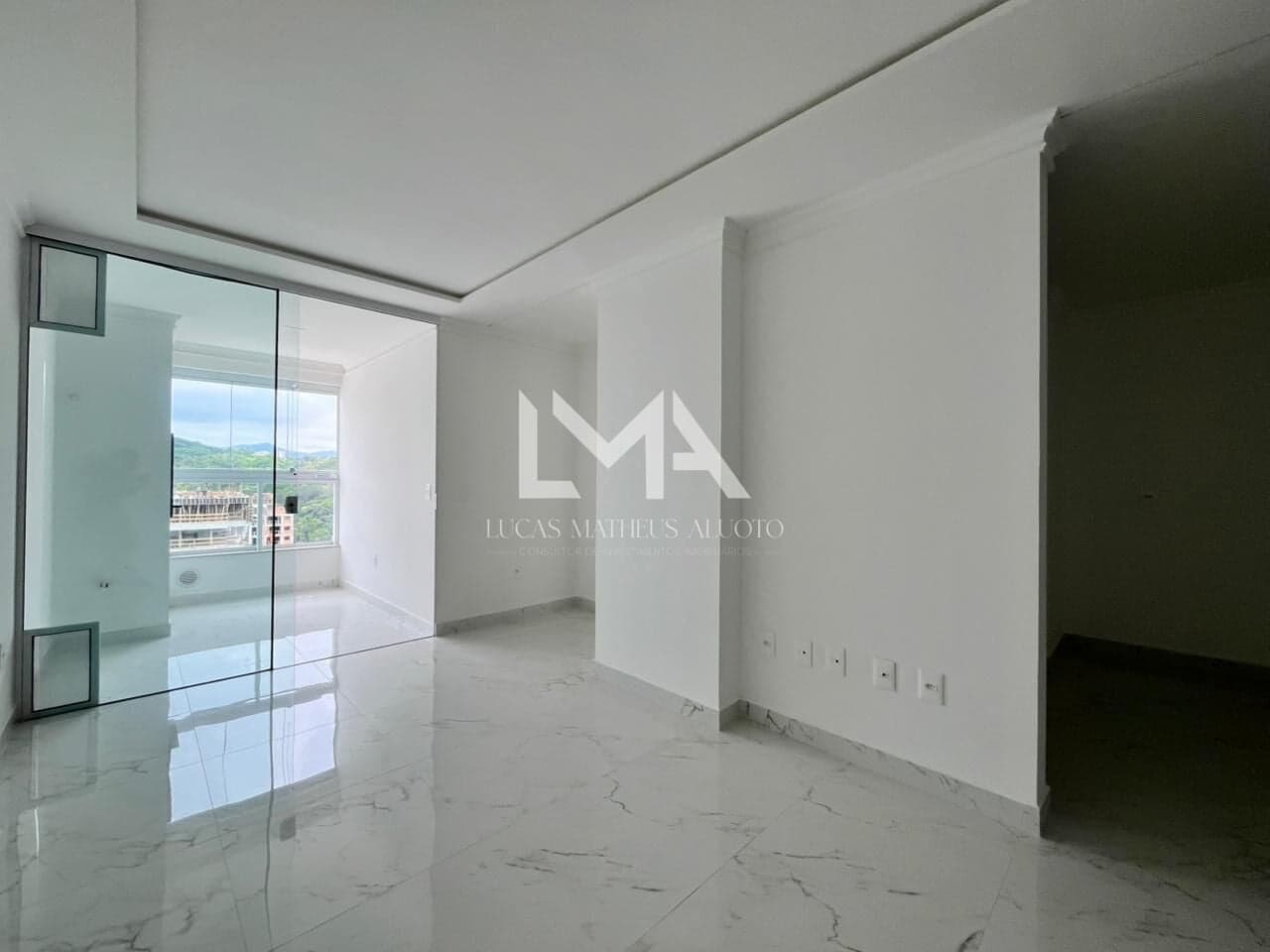 APARTAMENTO NOVO DE 2 SUÍTES E 2 VAGAS EM ITAPEMA