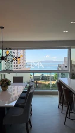 LINDO APARTAMENTO COM VISTA MAR NO CANTO DA PRAIA!
