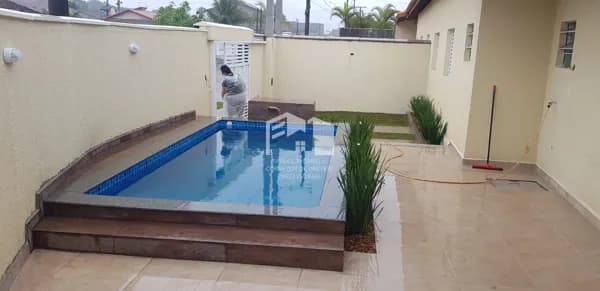 Linda casa em bairro de morador