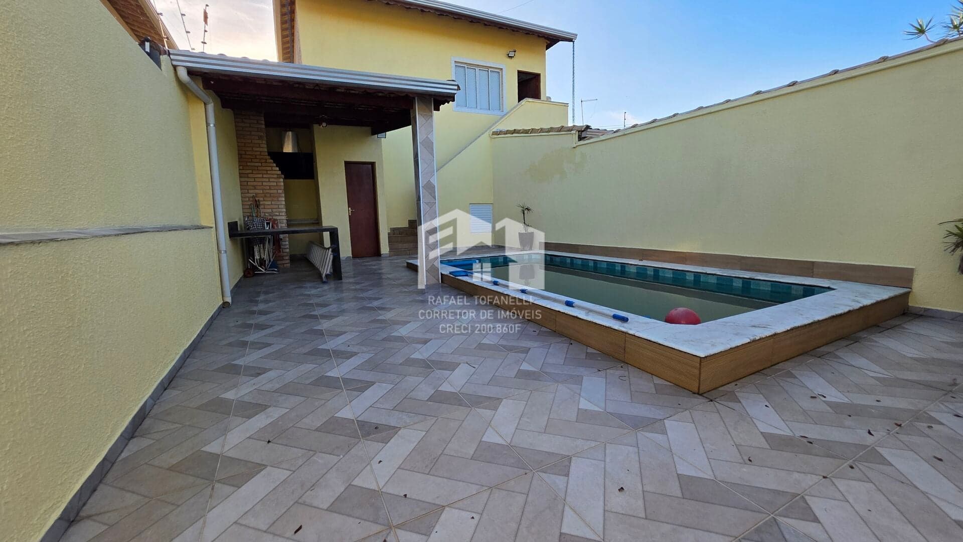 Casa á 300 metros da praia