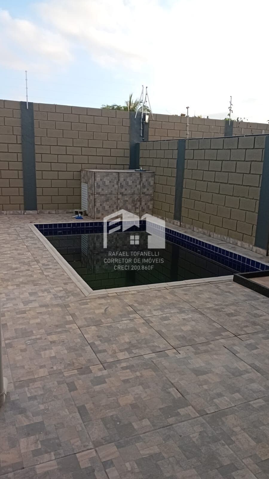 Casa mobiliada com piscina - Oportunidade
