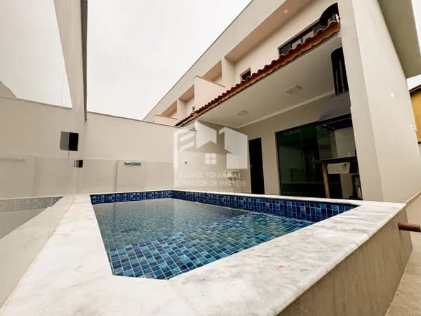 Casa em Condomínio à 1 MINUTO DO MAR!
