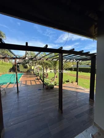Chácara de Alto Padrão no Condomínio Nova Itália | 2.000 m², Piscina Aquecida e Área Gourmet