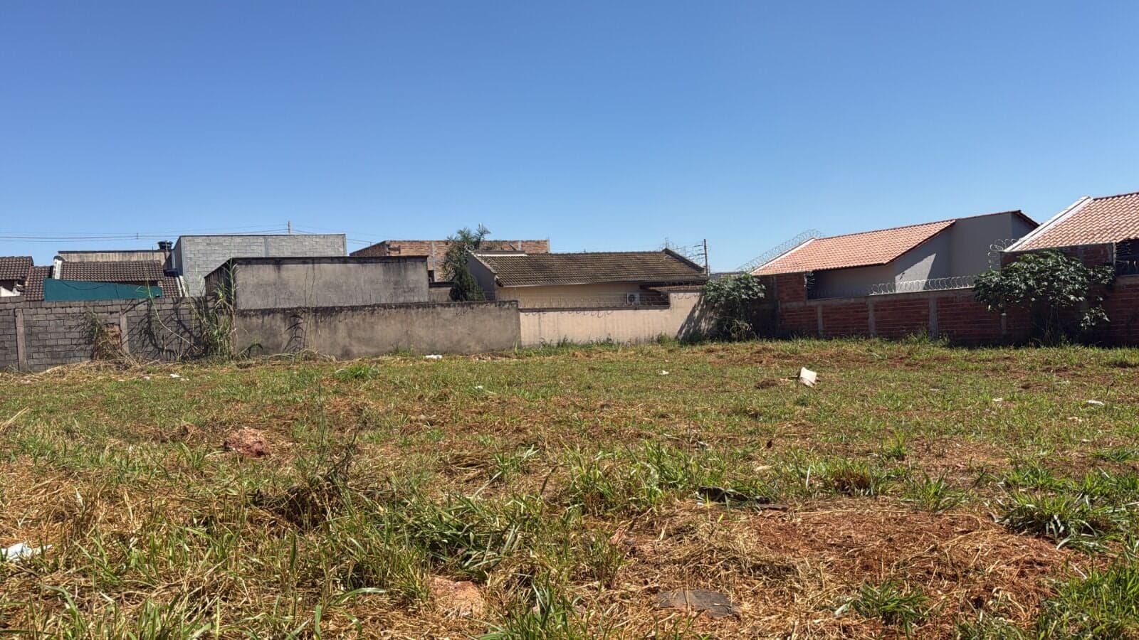 Lote Na Vila Oliveira Em Aparecida de Goiania.