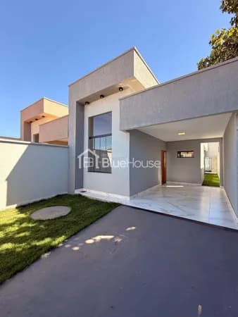 Casa de 3 Quartos sendo 1 suíte em acabamento Premium na Chácara São Pedro.
