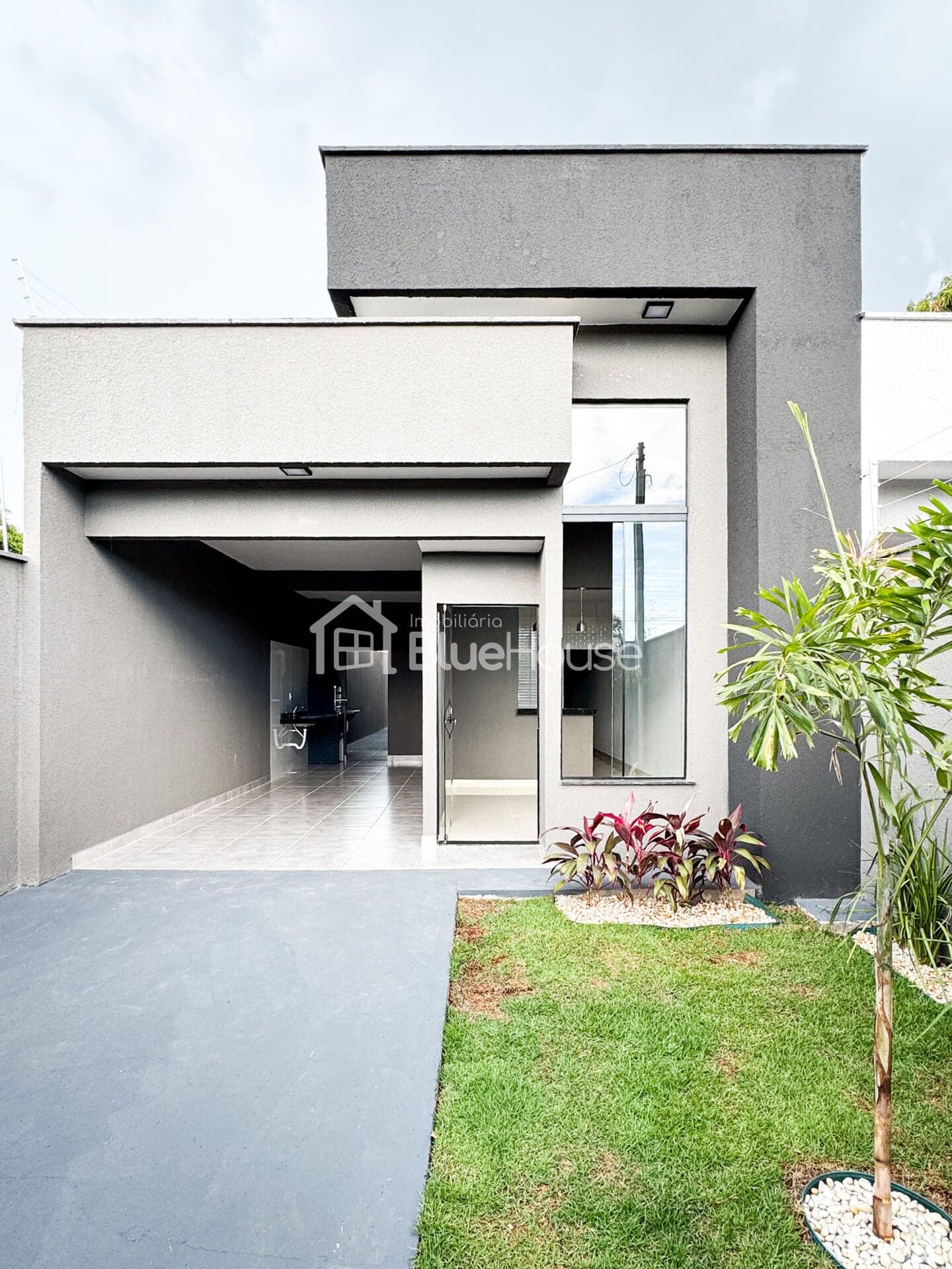 Casa com 3 Quartos Sendo 1 Suíte a venda, no Setor Ponta Kayana!