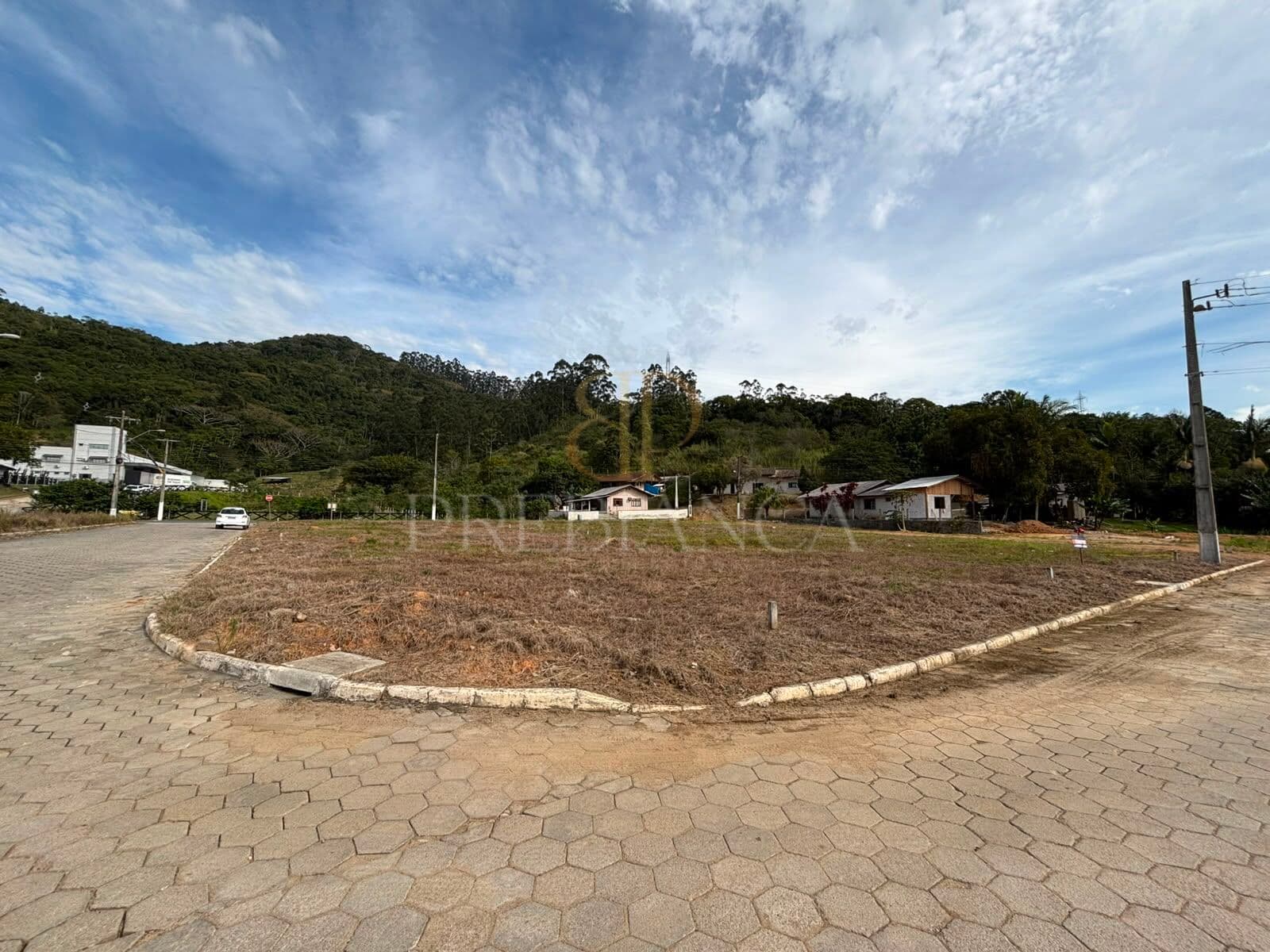 Lote de esquina à venda em Ilhota
