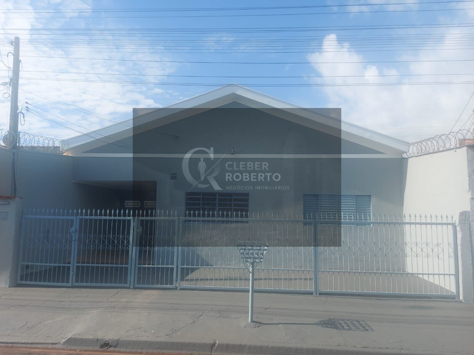 Casa à Venda no Centro do Simioni