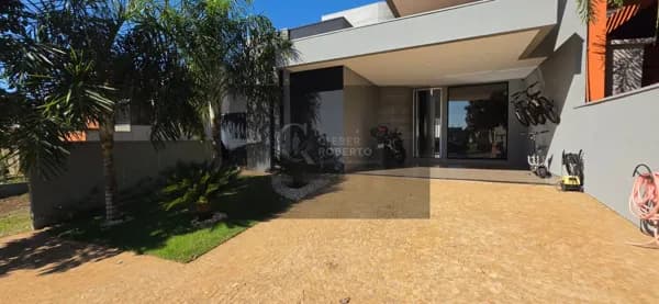 Casa de Alto Padrão à Venda no Condomínio Valência Turia