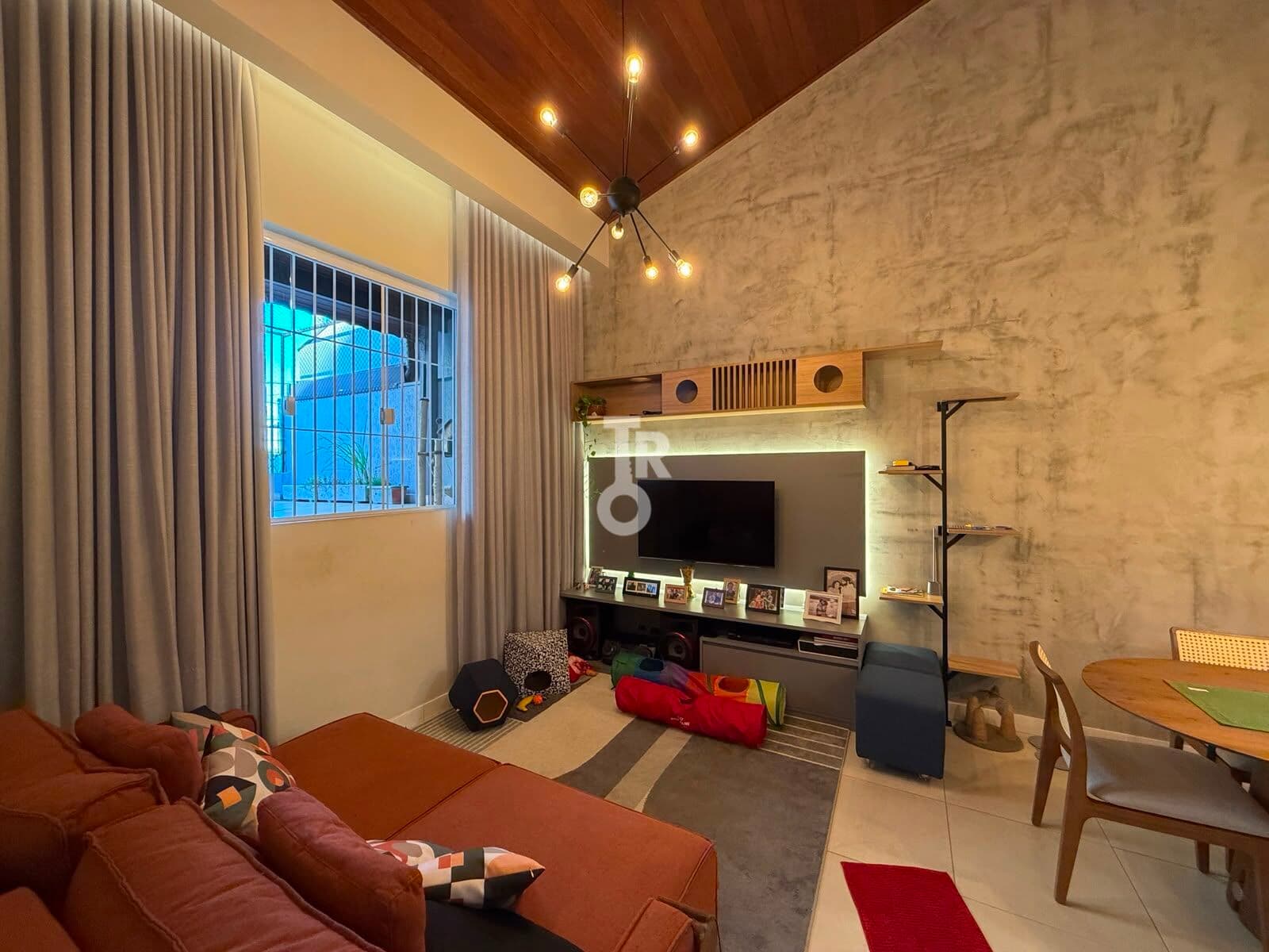 Casa à Venda no Bairro Vila Bela – Jundiaí/SP | Recém Reformada e Pronta para Morar