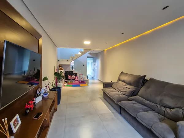 Casa à venda no bairro Torres de São José – Jundiaí/SP | 4 quartos | 2 suítes e garagem para 8 veículos
