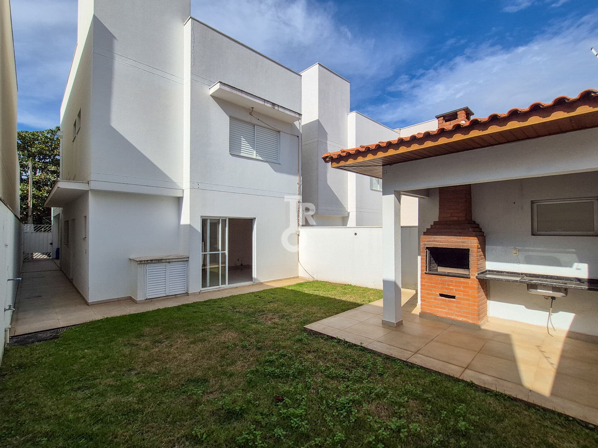 Casa à venda no bairro Parque da Represa – Jundiaí/SP | 3 quartos, sendo 1 suíte | Quintal gramado e espaço gourmet
