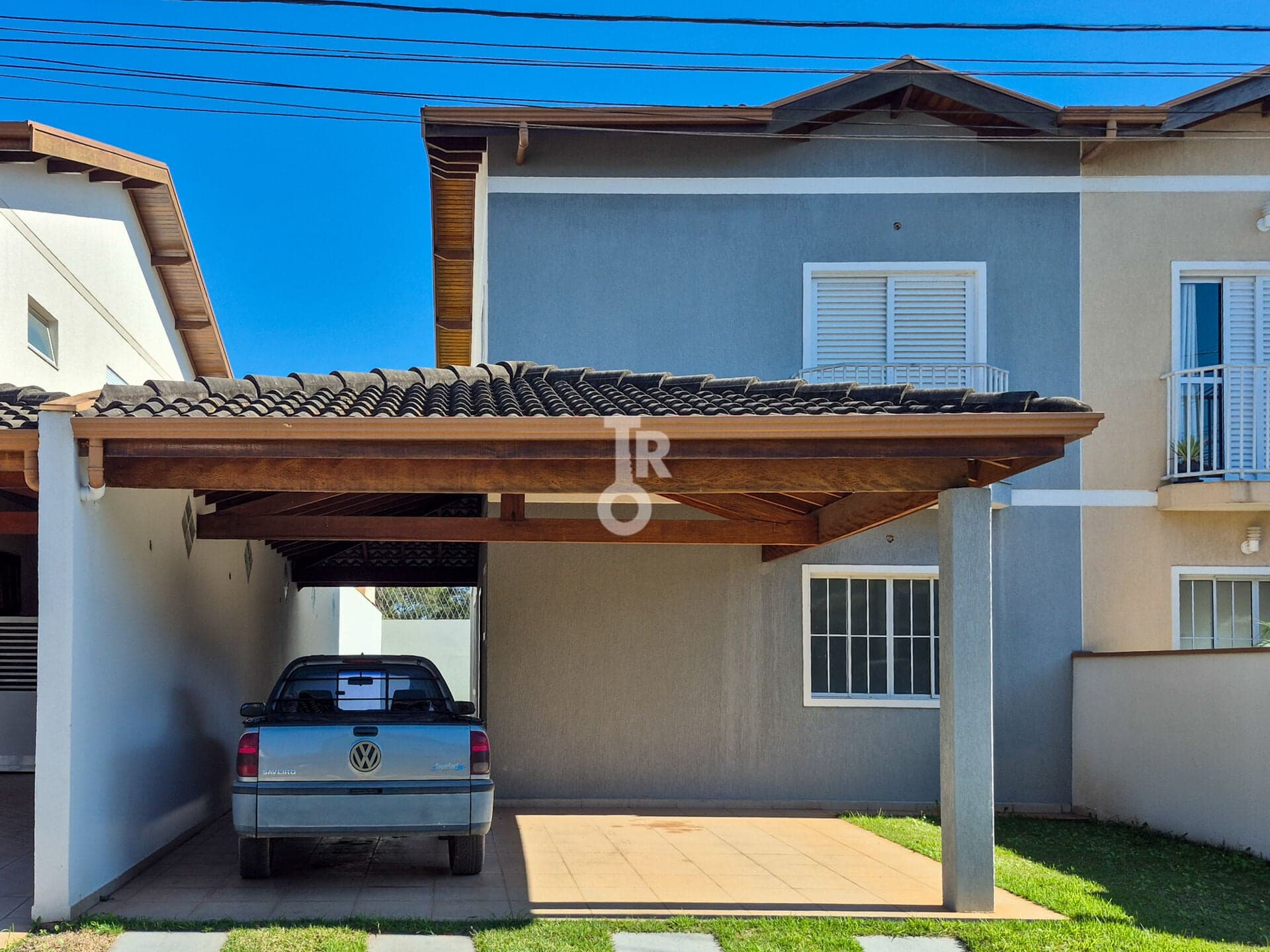 SOBRADO COM 03 DORMITÓRIOS À VENDA NO RESIDENCIAL CASONI EM JUNDIAÍ/SP