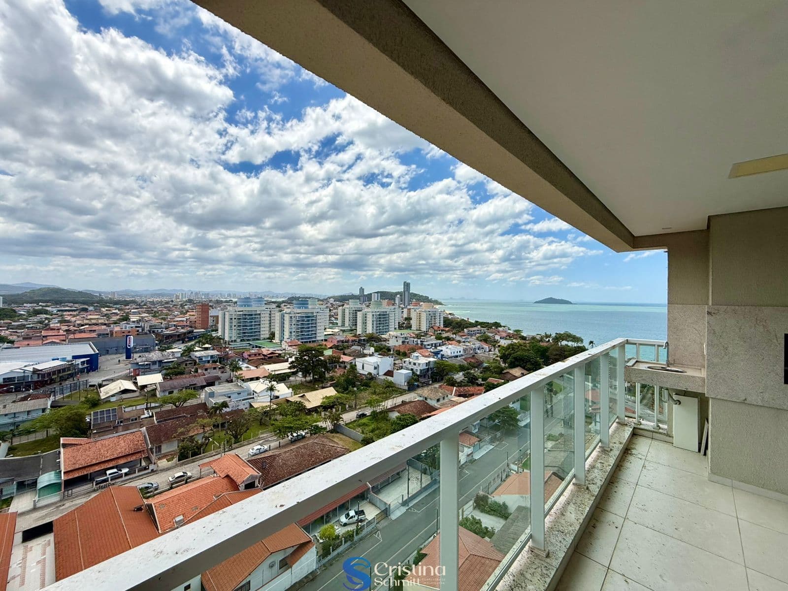Apartamento a 100 metros do mar em Penha, mobiliado e decorado!