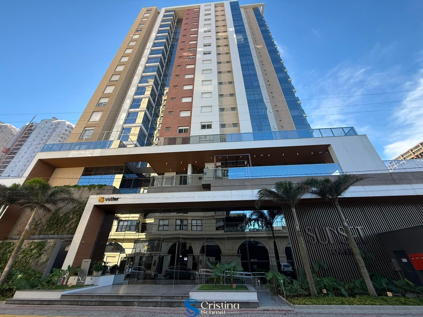 Apartamento Alto Padrão em Itacolomi, Balneário Piçarras/SC