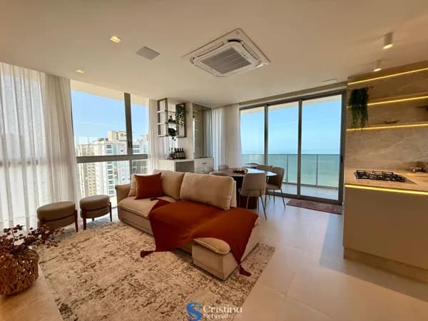 APARTAMENTO MOBILIDO E DECORADO EM BALNEÁRIO PIÇARRAS - FRENTE MAR!