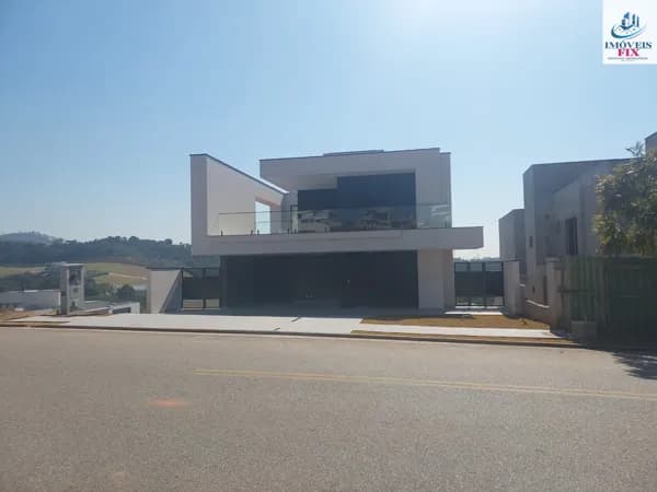 Alphaville Jundiaí | Casa Nova com 4 Suítes, Piscina e Preparação para Elevador.