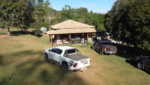 Fazenda Recanto Sagrado de 20 ha na região de Oliveira MG
