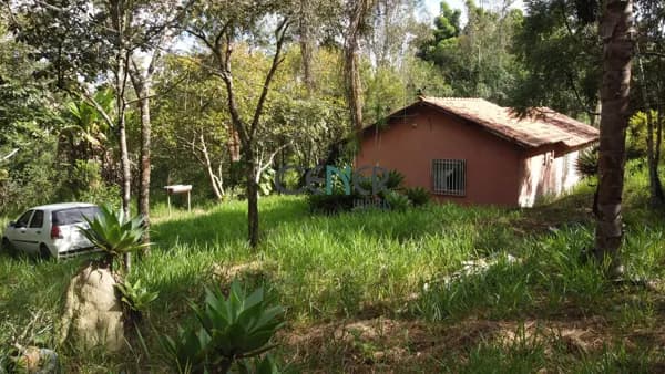 Sítio Beira Rio de 15 000 m² em Entre Rios de Minas