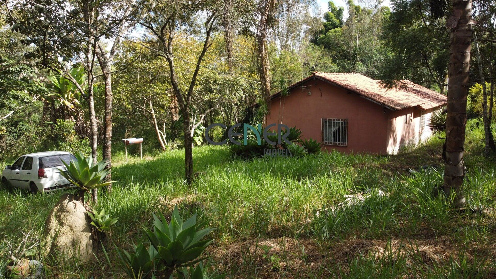 Sítio Beira Rio de 15 000 m² em Entre Rios de Minas