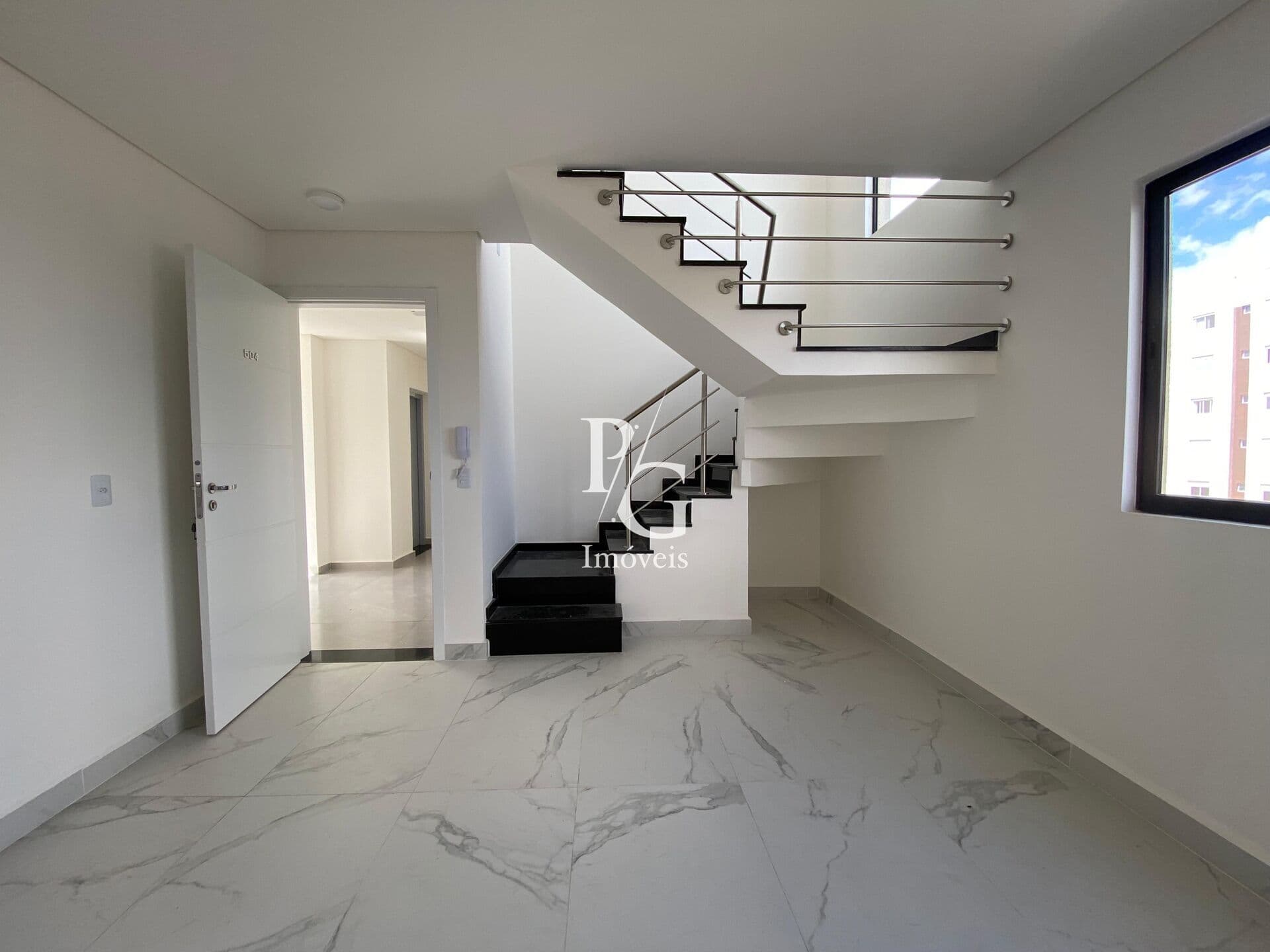 Apartamento Duplex 134m - Elevador atende os 2 pisos - Infra pra jacuzzi no Terraço - vaga de garagem coberta