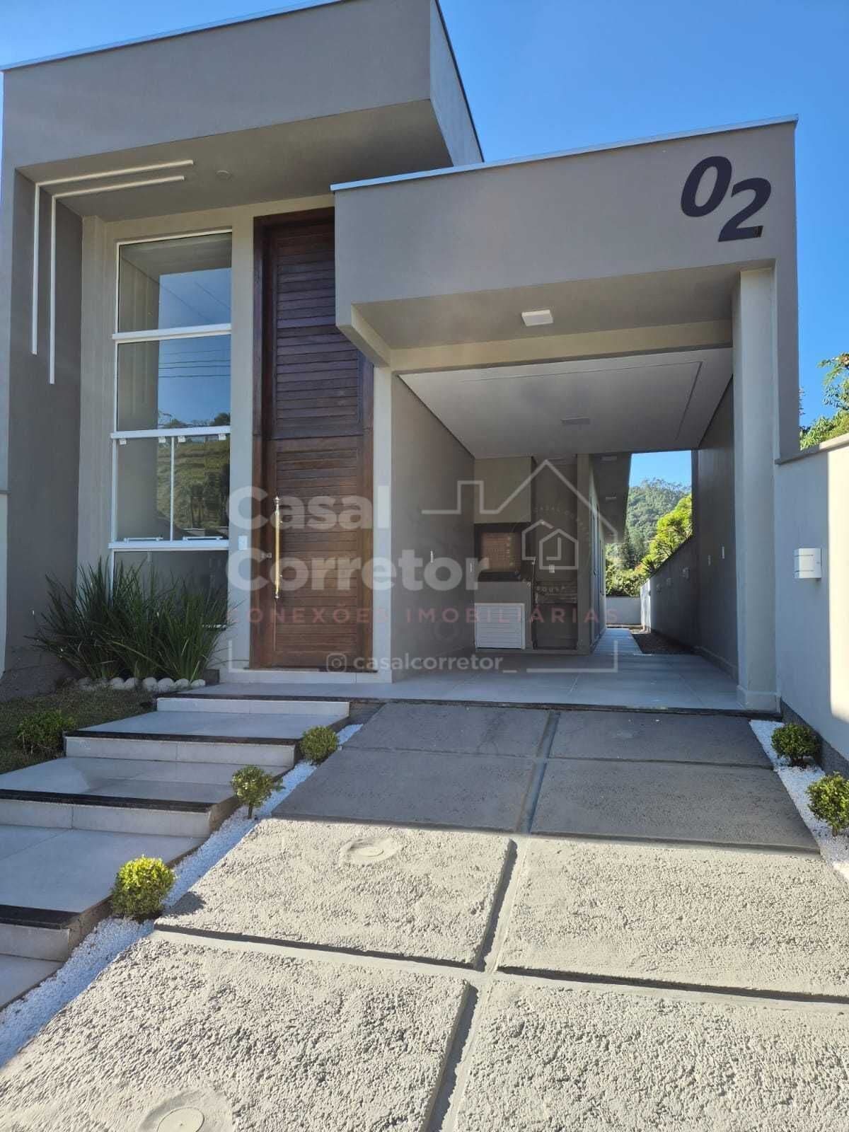 ENCANTADORA CASA DE 3 DORMITÓRIOS SENDO 1 SUÍTE
