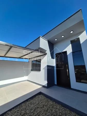 LINDA CASA BAIXA DE 3 DORMITÓRIOS SENDO 1 SUÍTE