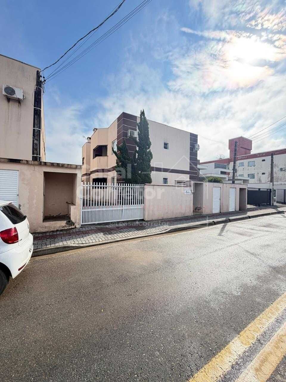 APARTAMENTO SEMI MOBILIADO DE 2 QUARTOS