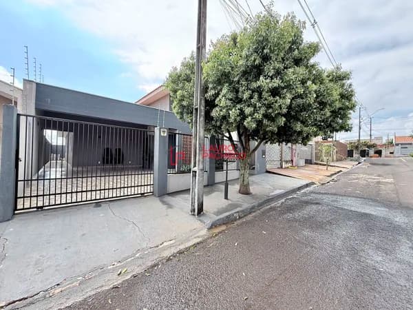 Casa à Venda no Jardim Nobre 5 - Rolândia/Pr.