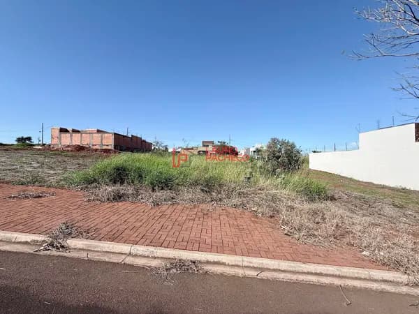 Terreno à Venda no Residencial Belmonte