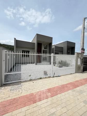 Casa com 3 Dormitórios Brusque !