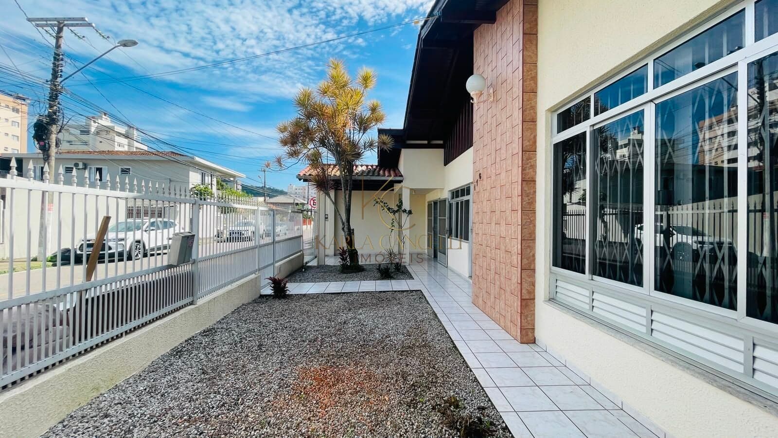 Casa ampla em excelente localização no Bairro Nossa Senhora do Rosário – São José/SC