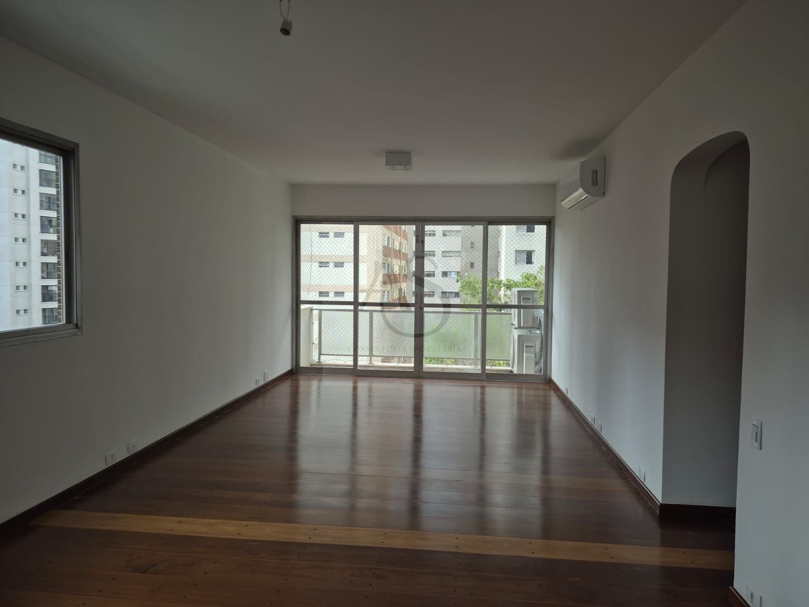 Apartamento Padrão, 146 m, 3 quartos, 1 suíte, 3 vagas, reformado, locação Moema Pássaros