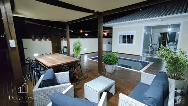 Casa Alto Padrão em Condomínio