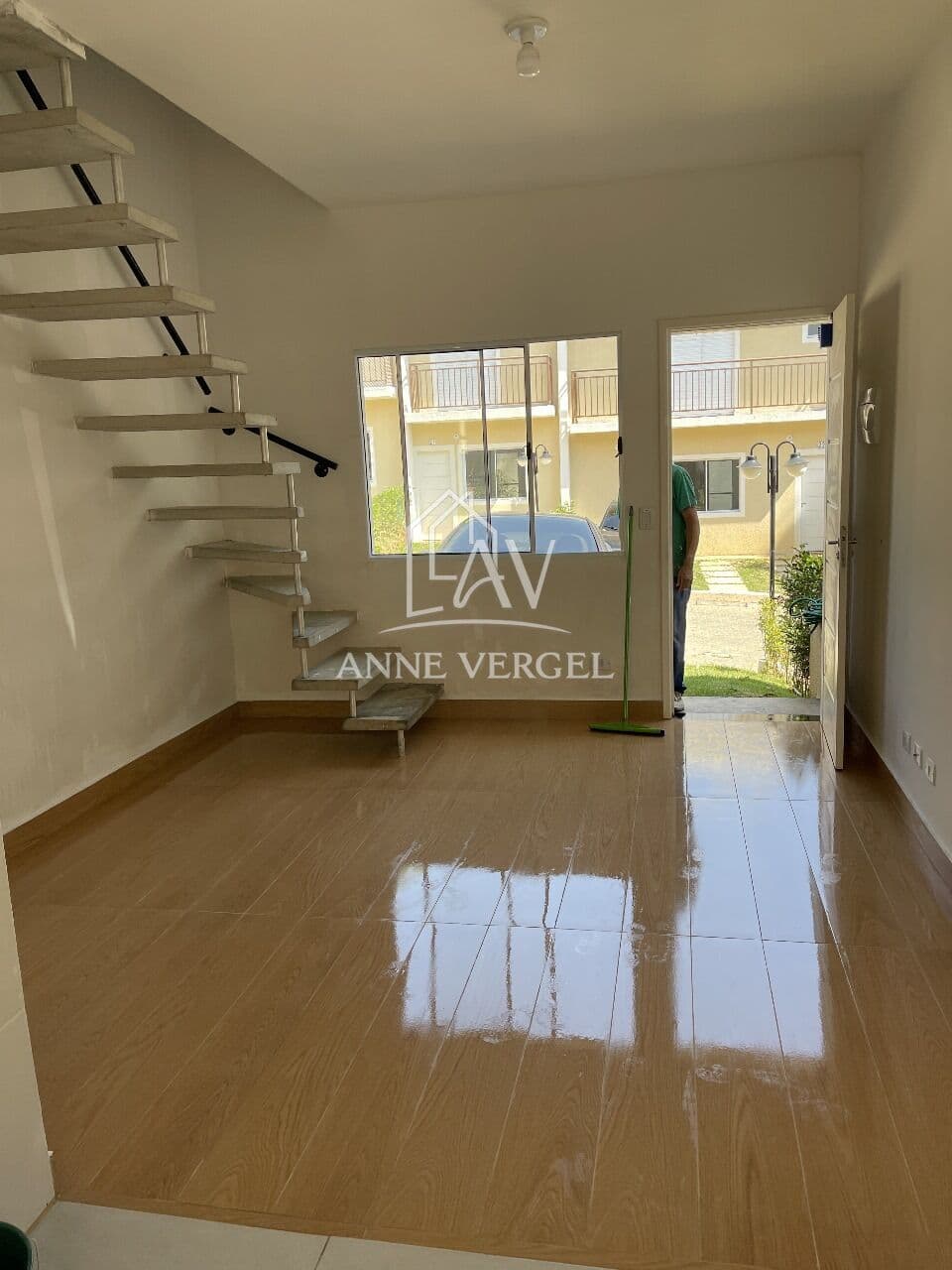 Casa com 2 dormitórios à venda no bairro Chácara Ondas Verdes em Cotia com 60m² e 1 vaga de carro próximo ao Shopping Granja Vianna