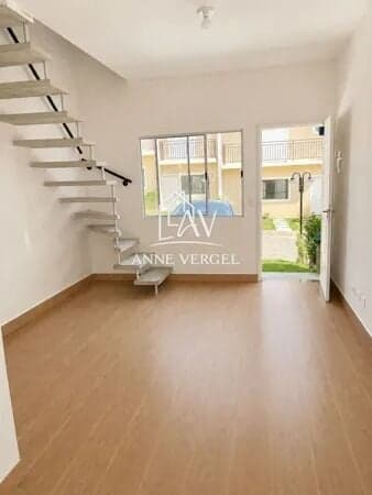 Casa com 2 dormitórios à venda no bairro Chácara Ondas Verdes em Cotia com 60m² e 1 vaga de carro próximo ao Shopping Granja Vianna