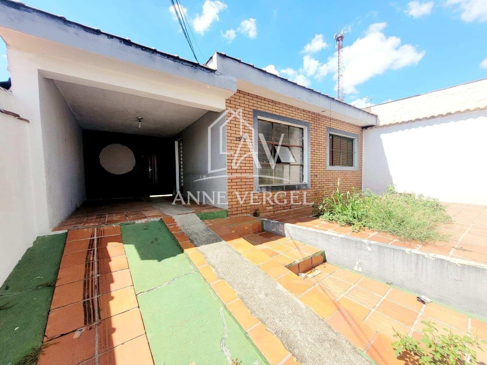 Casa térrea com 2 quartos à venda no bairro Vila Progresso em Sorocaba com 110m² e 2 vagas de carro próxima ao Parque das Águas