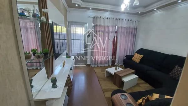 Casa com 3 quartos à venda no Pestana em Osasco 400m2 com 1 vaga de carro, rua paralela a Avenida Pedro Pinho