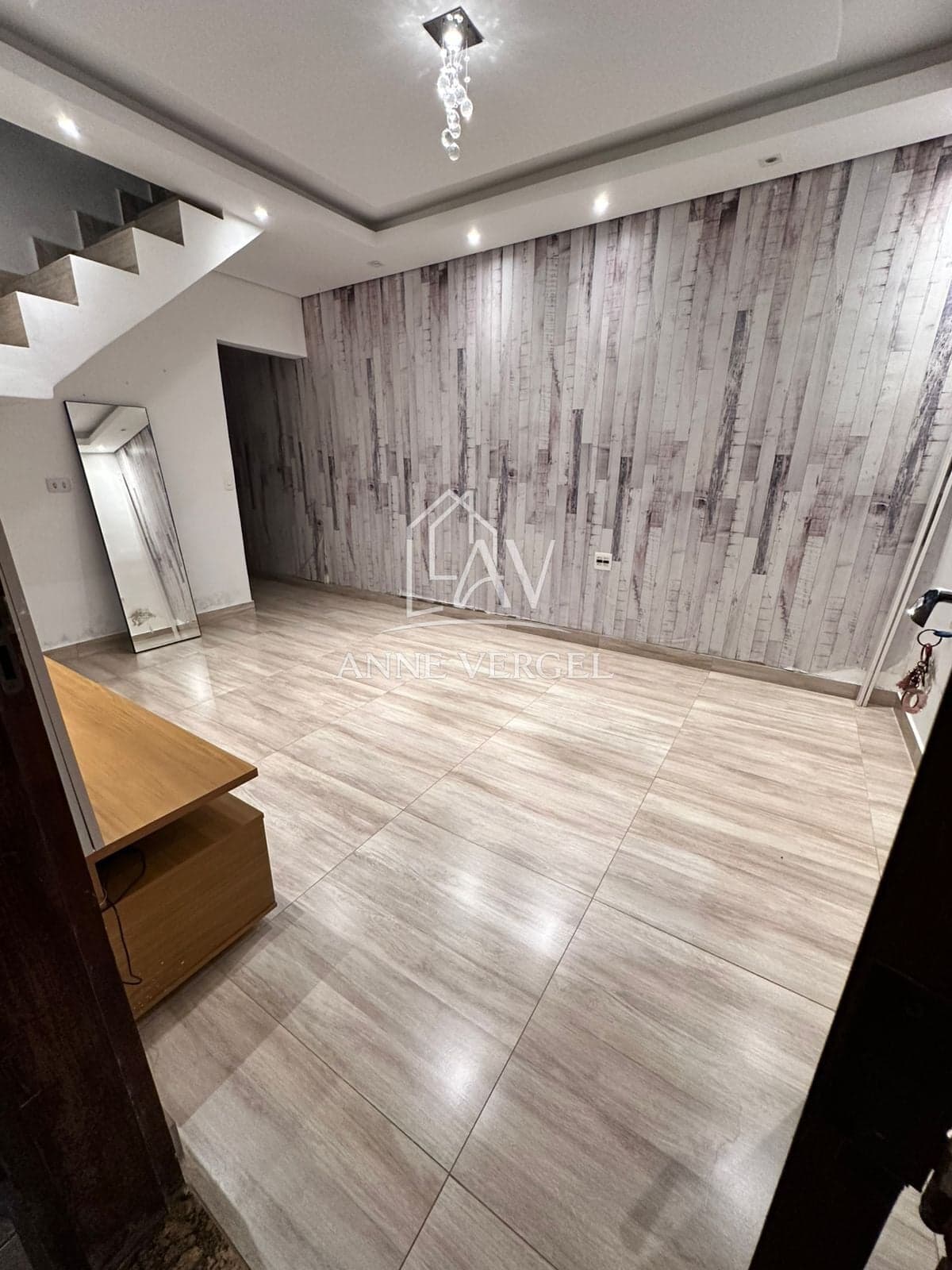 Casa com 3 quartos à venda no Bairro Jardim Petropólis em Cotia com 205m² e 2 vagas de carro próximo à Centro comercial